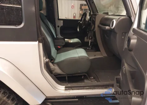 2009 Jeep Wrangler Sahara из США, поврежденный, VIN 1J4FA54159L747557